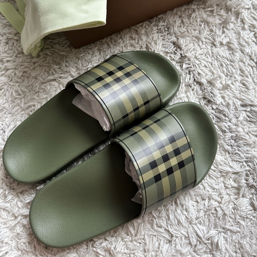 Burberry Check print slides